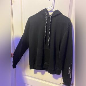 Kenneth Cole sweater Size Medium